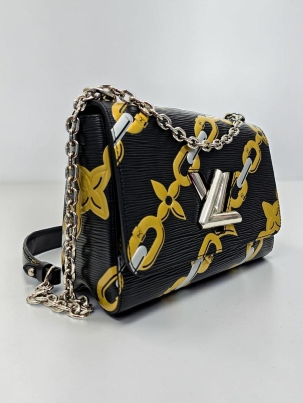 Louis Vuitton Epi Chain Flower Twist MM Black Shoulder Crossbody Bag - Picture 10 of 16
